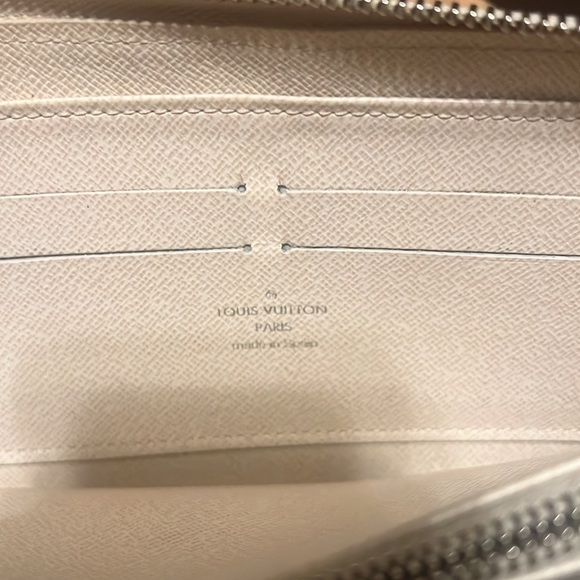 LV Zippy Wallet - Picture 6 of 9